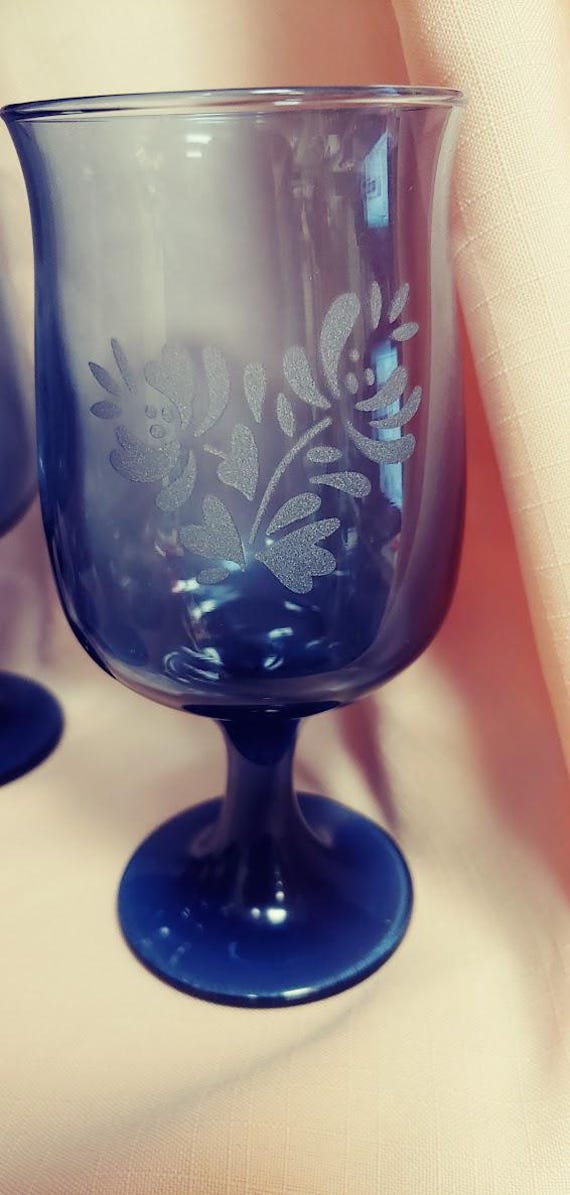 Pfaltzgraff Yorktowne Blue Glass Goblet