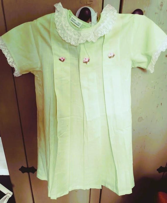 Kate Greenaway Green Frock with embroidered flowers Pleated front Size 6X