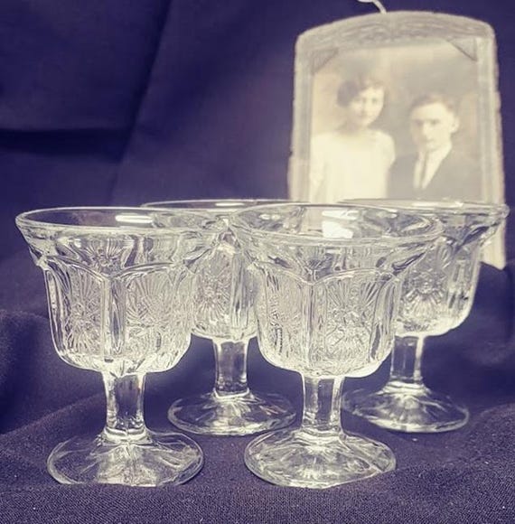 Higbee Panelled Canadian Thistle Flared Wine glasses (1915)
