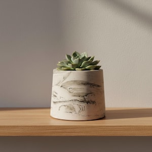 7.5 cm White Silver Marbled Plant Pot, Mini Succulent Planter, Small Indoor Plant Pot