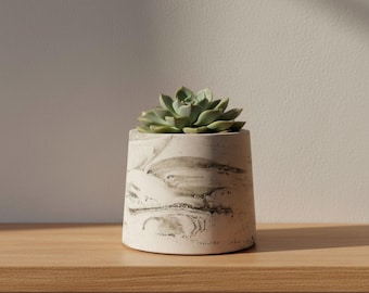 7.5 cm White Silver Marbled Plant Pot, Mini Succulent Planter, Small Indoor Plant Pot