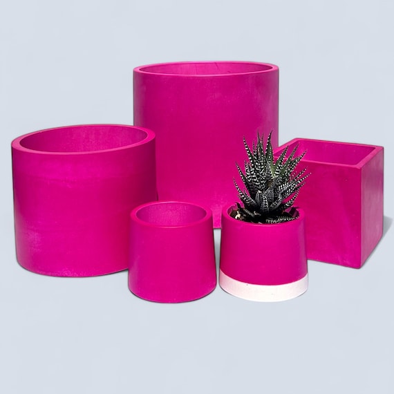 Magenta planters, modern plant pots, bold colour flowerpots in various sizes for succulents & houseplants