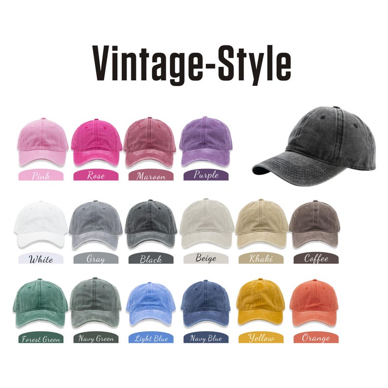 K&ouml;nnte beinhalten: Eine Sammlung von 16 Baseballkappen im Vintage-Stil in verschiedenen Farben, darunter Pink, Rose, Rotbraun, Lila, Wei&szlig;, Grau, Schwarz, Beige, Khaki, Kaffee, Waldgr&uuml;n, Marineblau, Hellblau, Dunkelblau, Gelb und Orange.