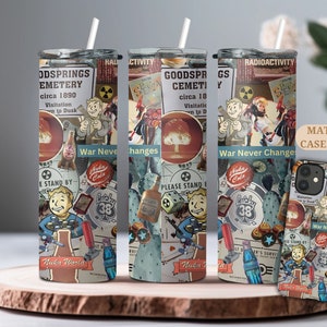 Può includere: Tre bicchieri in acciaio inossidabile con un design a tema Fallout. I bicchieri presentano un collage di immagini dal videogioco, tra cui Vault Boy, Nuka Cola e lo slogan iconico "War Never Changes". I bicchieri sono un ottimo modo per mostrare il tuo amore per il franchise Fallout.