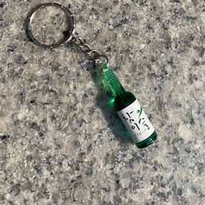 Korea Mini Chamisul Soju Bottle Keychain | Korean Soju Keyring, Cute K-Culture Gift, Korea Souvenir, K-Drama Accessory