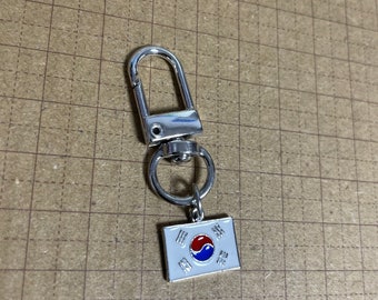 【Rest&Recreation】韓国人気★ LOGO MINI POUCH KEYCHAIN Rest&Recreation】韓国人気☆ LOGO MINI POUCH KEYCHAIN