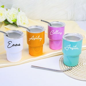 Botella de agua pequeña grabada personalizada de 2 oz/5 oz/7 oz/vaso de acero inoxidable con nombre personalizado, tetera con aislamiento, taza de viaje
