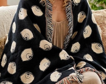 Woven Blanket with Abstract Eye Pattern in Black and White for Living Room Sofa, Couch Throws, Bed Covers. Soft snuggles