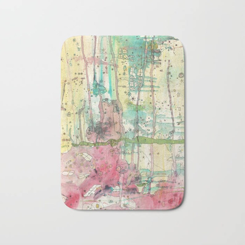 Peut inclure: Tapis de bain en aquarelle abstrait avec un sch&eacute;ma de couleurs rose, jaune, bleu et vert. Le motif pr&eacute;sente une s&eacute;rie de lignes et de formes verticales.
