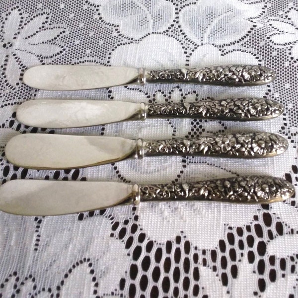 4 Spreader Knifes Godinger Floral Repousse Handle Vintage