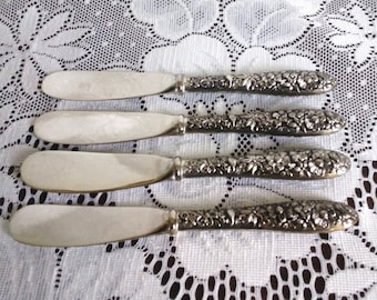 4 Spreader Knifes Godinger Floral Repousse Handle Vintage