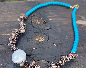 Blue Chocker / Small Tiger Shell Neckalce