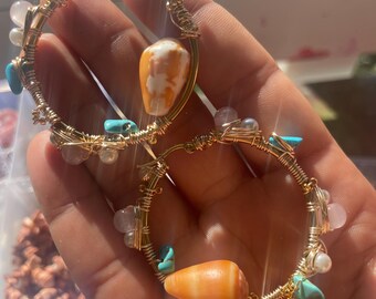 Magic Cone Shell Puka Hoops *Stylish / One-of a Kind Beach Babe (M/L)