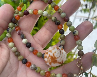 Mixed Jade Venus Shell Pendant Neckalce
