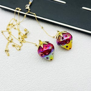 Cute Strawberry Pendant Glasses Chain, Handmade Anti-Slip Sunglasses Necklace, Strawberry Eyeglass Chain, Eyeglass Accessories