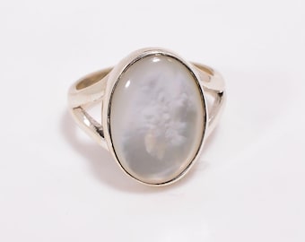 Boho Chic White Oval Mother of Pearl Ring in Sterling Silver, Mermaid Pearl Jewelry, Boho Shell Pearl Ring, June Birthstone White Stone Ring