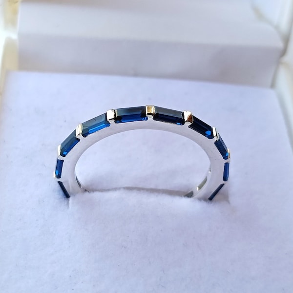 Blue sapphire baguette cut eternity band ring gold, 4x2MM Lab Created blue sapphire bar set eternity ring, Thin blue sapphire ring  For Her