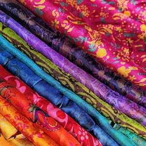 Tissu en soie sari Fat Quarter et coupes plus petites, sari indien en soie recyclée vintage pour embellissement, feutrage Nuno, courtepointe, furushiki image 1