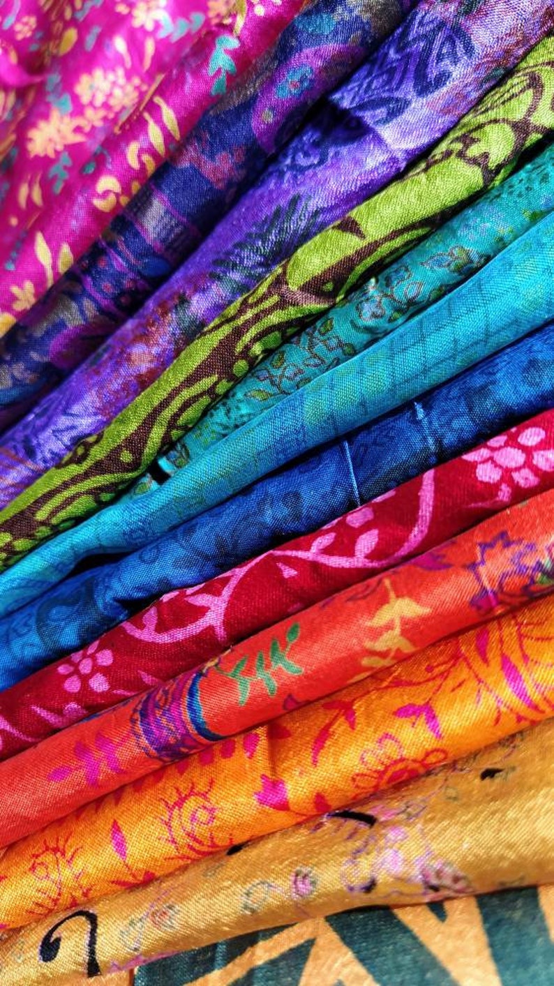 Tissu en soie sari Fat Quarter et coupes plus petites, sari indien en soie recyclée vintage pour embellissement, feutrage Nuno, courtepointe, furushiki image 2