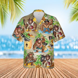 Big Foot Pirat Piraten Hawaii Hemd für Männer Frauen, Fabelwesen Pirat Sasquatch Button Up Shirt, Piraten Abenteuer Big Foot Sommer Aloha Shirt