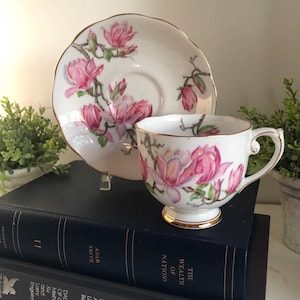Roslyn Fine Bone China Teacup and Saucer. Magnolia. Made in England