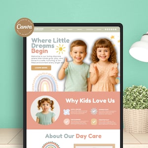 Puede incluir: Una pantalla digital muestra el diseño de un sitio web de guardería. El sitio web presenta el texto "Where Little Dreams Begin" con imágenes de niños. El diseño incluye un arcoíris y secciones tituladas "Why Kids Love Us" y "About Our Day Care."