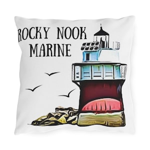Rocky Nook Marine Outdoor Kissen mit einer Karte von Kingston Bay