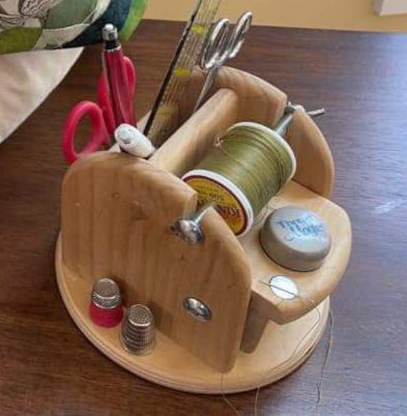 Thread Caddy fr Handquilter entwickelt. Perfekte praktische Aufbewahrung  fr Nhzubehr, Nadeln, Fingerhte, Garn und andere Nhutensilien. - Etsy.de