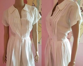 Vintage 1950s White Cotton Dress by R & K Originals. Battenburg Lace Trim, Full Skirt. Fits XS/S