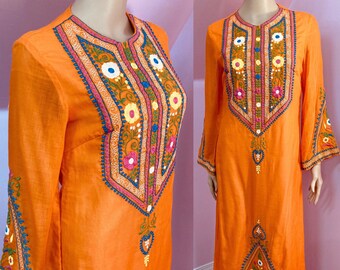 Vintage 60s Caftan. Orange Embroidered Caftan by Tesoro’s Manila. Rainbow Floral Embroidered Kaftan. XS/S Metal Zipper