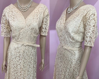 Vintage 50s Beige Lace Dress. VOLUP 50s Lace Dress. 36” waist