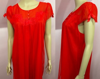 Vintage 50er Jahre Rotes Chiffon Nachthemd. Kurzes rotes Chiffon Nachthemd von Gaymode.