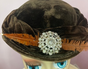 Darcy Creech Black Felt Bucket Hat With Mauve Flowers  display picture 1