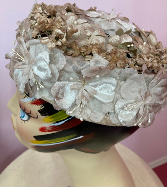 Vintage 50s Mocha Floral Pillbox Hat. - image 5