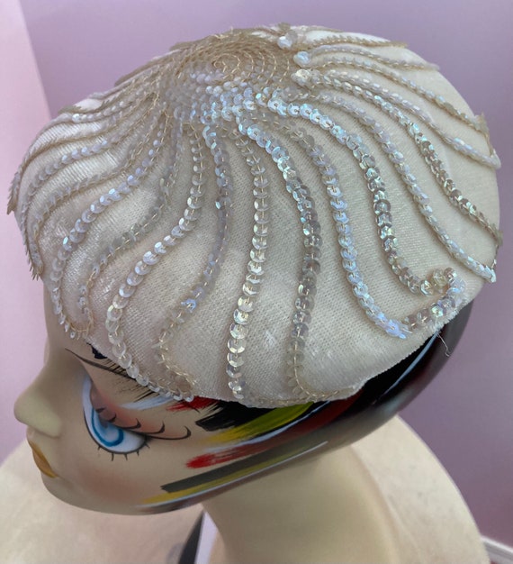 Vintage 50s Blush Pink Velvet Hat with Iridescent… - image 7