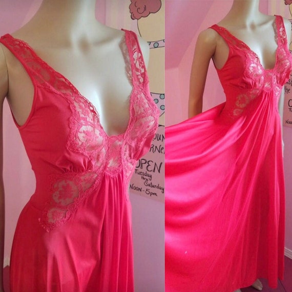 Vintage 1970s Olga Nightgown.70s Olga Nightgown.Re