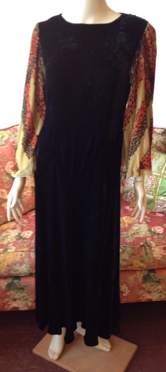 Vintage 1920s Dress.Late 20s. Early 30s Silk Velv… - image 2