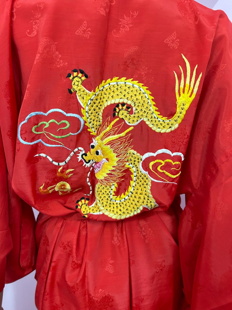 Vintage 70s Red Asian Embroidered Dragon Robe. Red Kimono Robe S/M - Etsy
