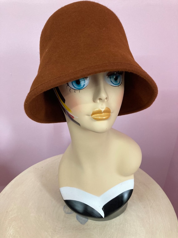 Vintage 80s Rust Brown Wool Felt Cloche Hat by New York Hat Company Christian Siriano New York Cloche Hat, Women main image 4