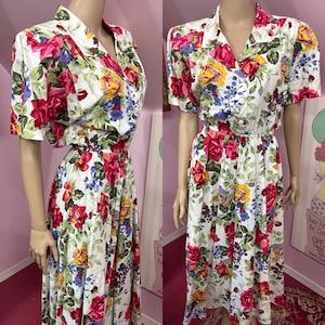 Vintage 80s Dress. Red Roses Floral Shirtwaist Dress. Short Sleeved Button Front Dress. Carol Anderson Dress. M/L