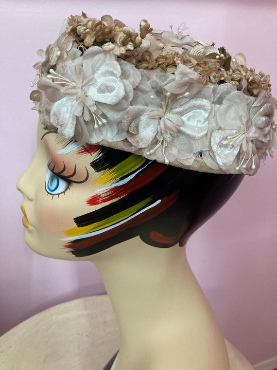 Vintage 50s Mocha Floral Pillbox Hat. - image 6