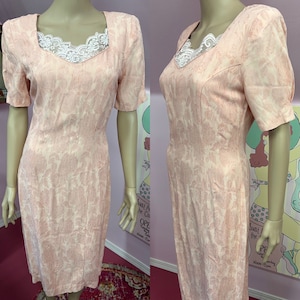Vintage 80s Pink Short Sleeve Dress. Pink Rayon Jaquard Dress by The NuOz Group.