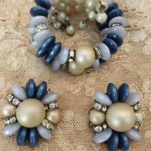Vintage 50s Bracelet & Earrings Set. 1950s Jewelry Set. Blue 1950s Jewelry Set. Pearl Jewelry Set.