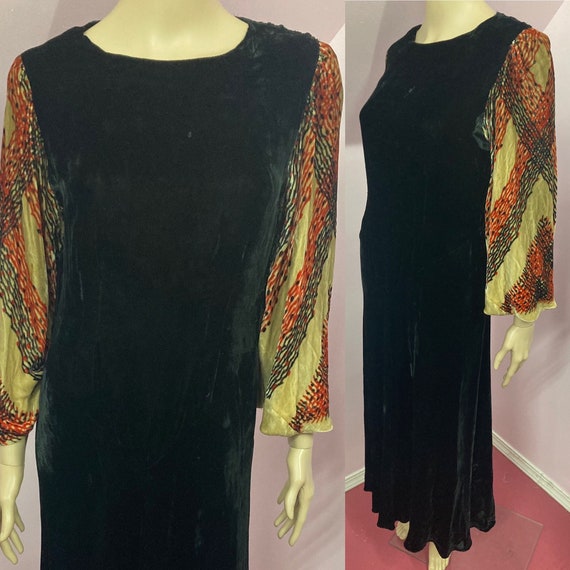 Vintage 1920s Dress.Late 20s. Early 30s Silk Velv… - image 1