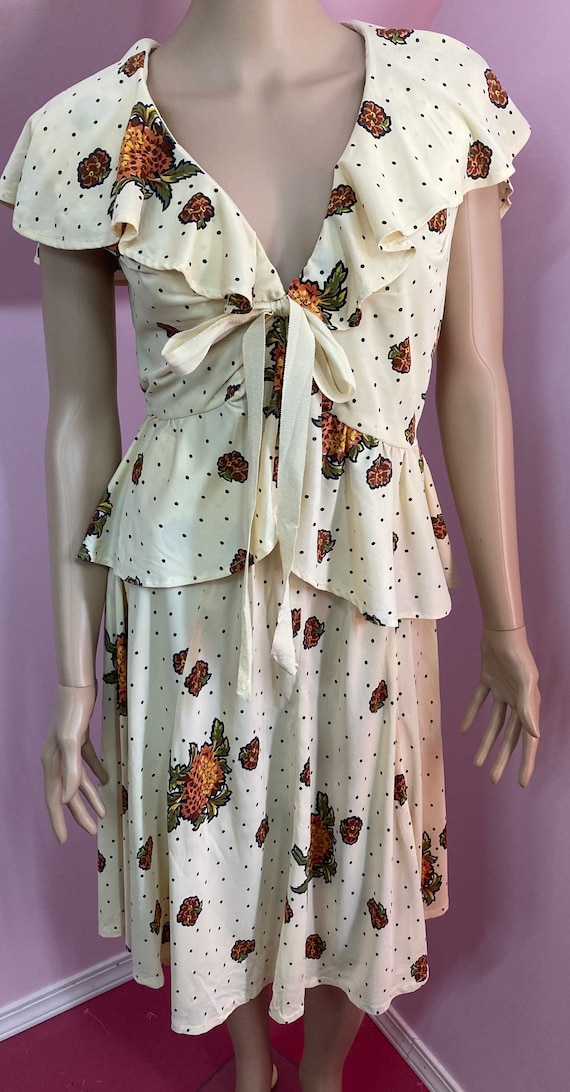 Vintage 70s Ivory Floral Nylon Blouse & Skirt Set… - image 3