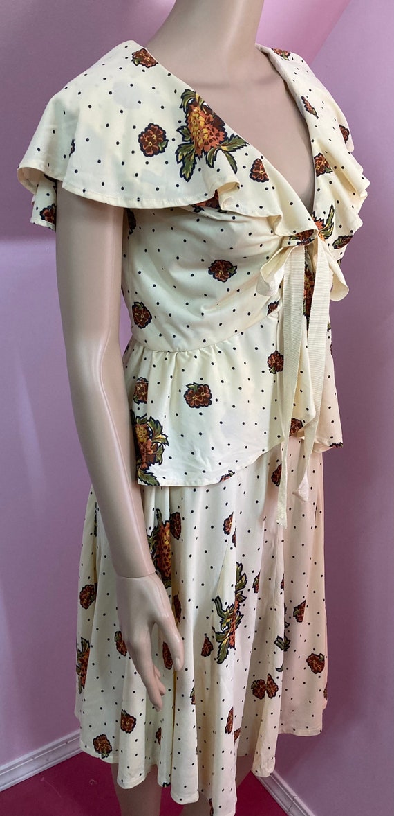 Vintage 70s Ivory Floral Nylon Blouse & Skirt Set… - image 7