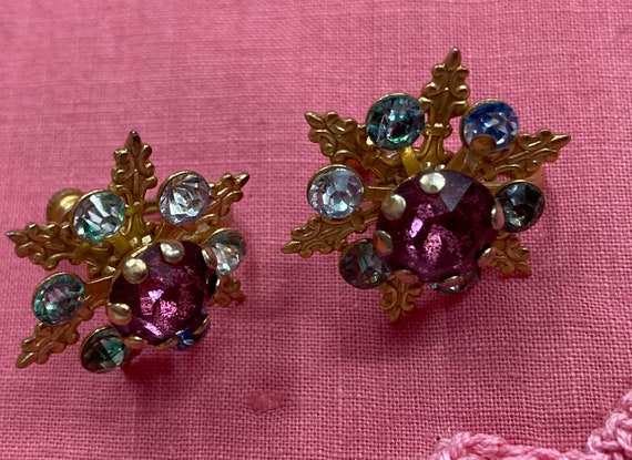 Vintage 40s Rhinestone Flowers Screw Back Earring… - image 1