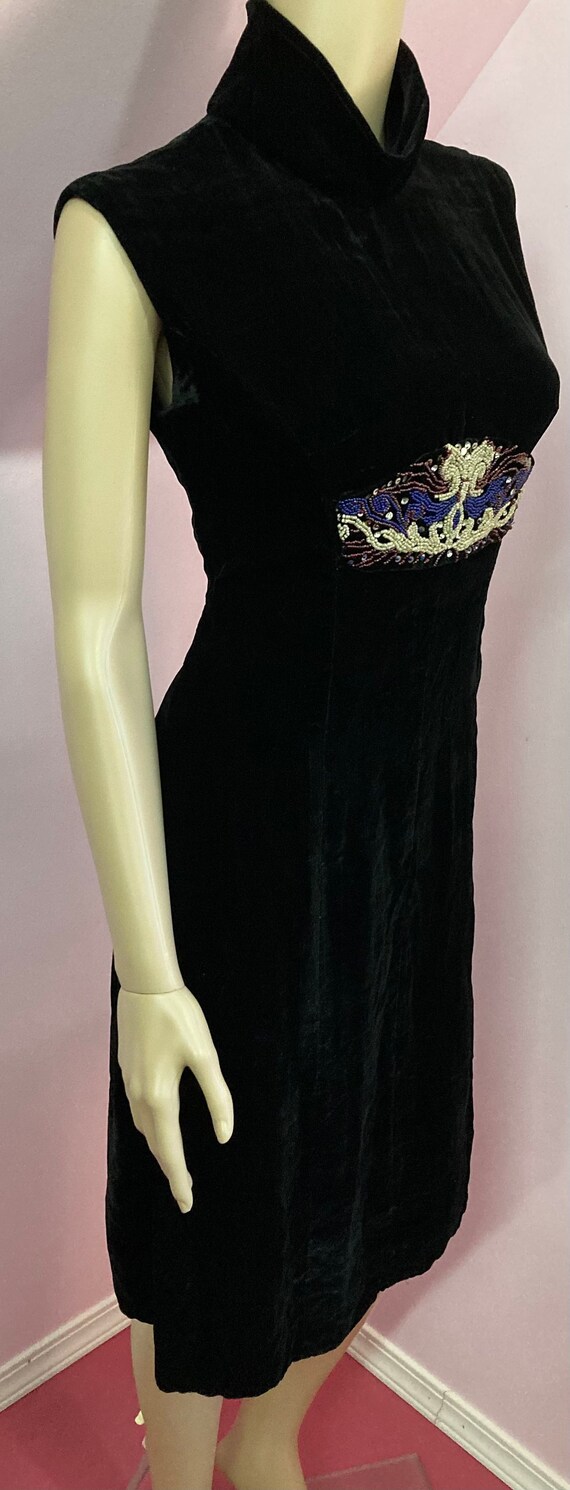 Beautiful Vintage 60s Black Silk Velvet Dress wit… - image 8