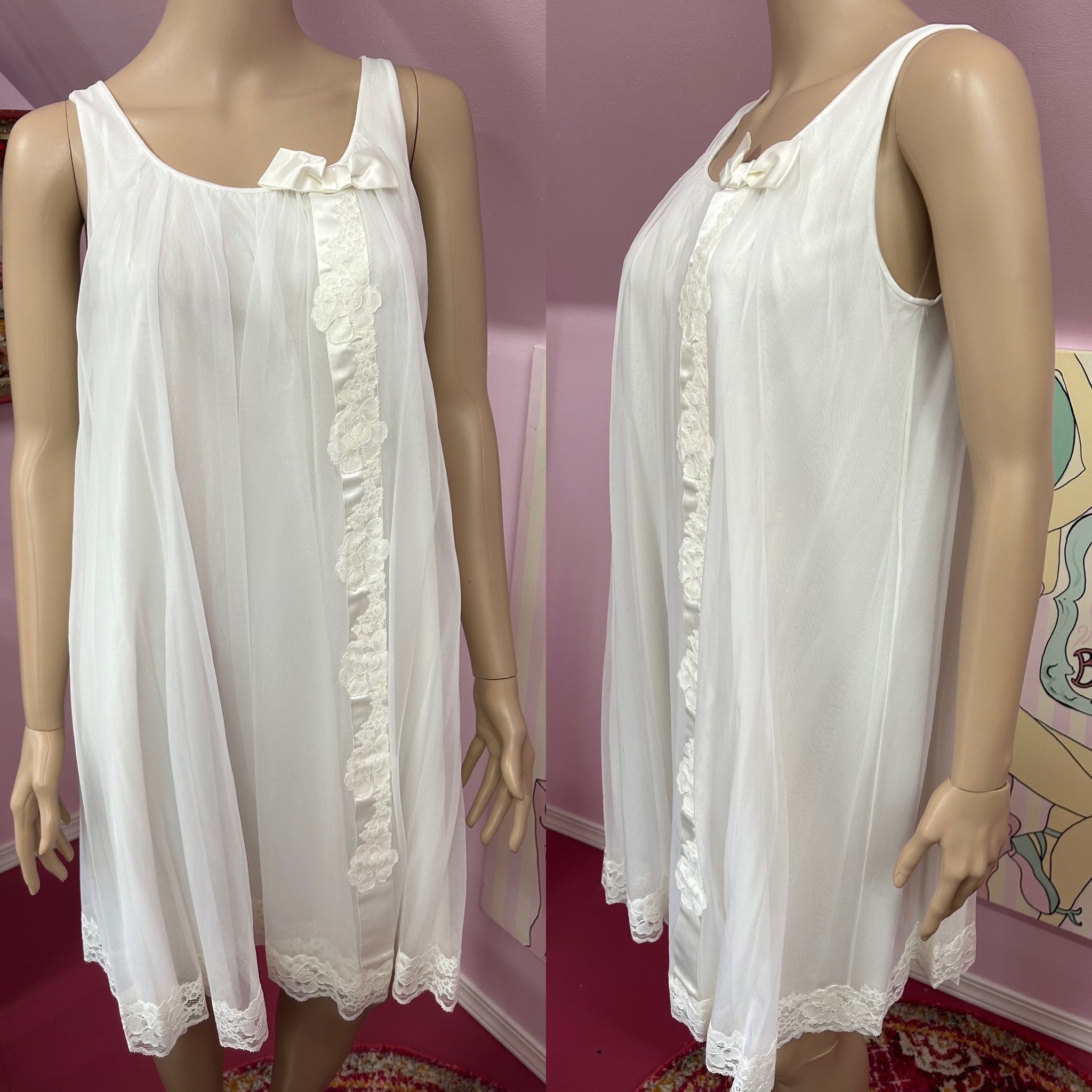 Vintage 60s White Nylon Chiffon Nightgown. 1960s Short White Sleeveless Babydoll Nightgown with Satin Ribbon & Lace Roses Trim. Small/Medium