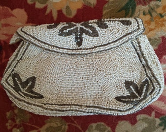 Vintage 1930s Hand Beaded Evening Bag Purse. White and Silver Glass Beads. Wedding Clutch